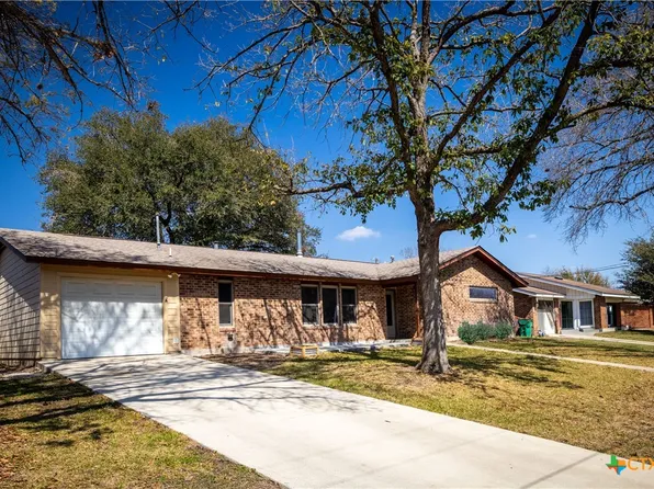 1106 Renee St, Seguin, TX 78155