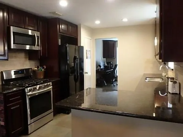 1722 Kemah Oaks Dr, Kemah, TX 77565