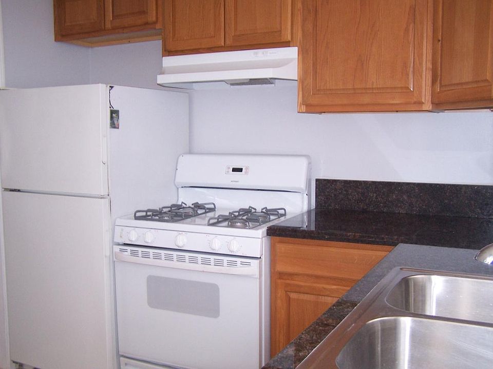 1st image of 212 Avenue H APT B