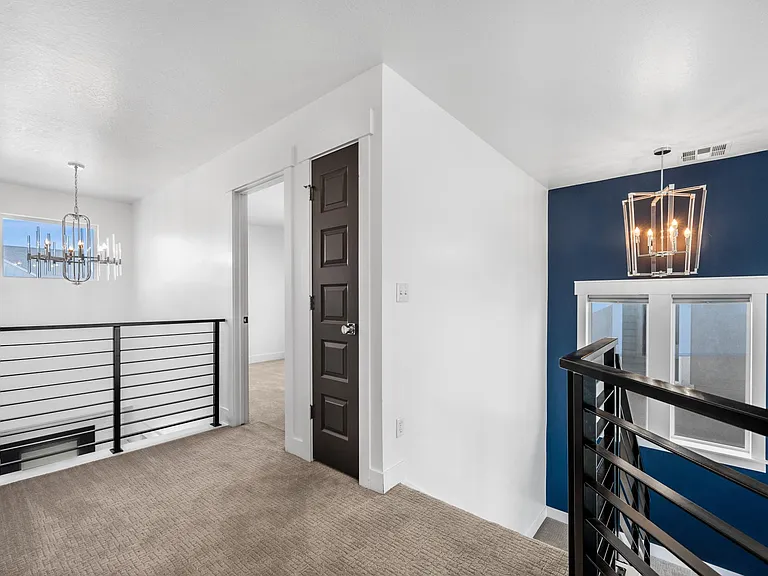 974 W Rutledge Rd — Photo 18