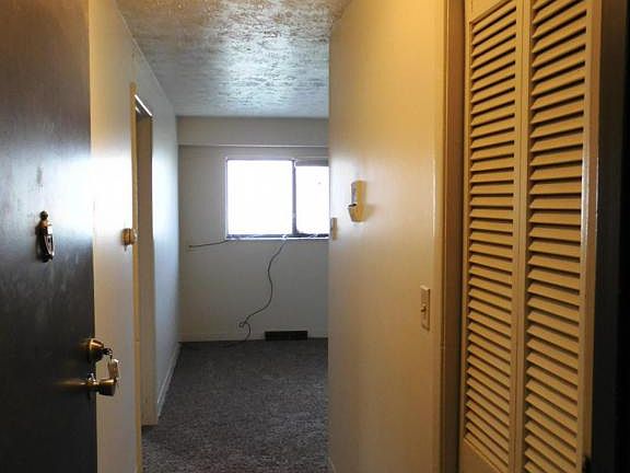 2nd image of 1860 Mahoning Ave NW APT 107