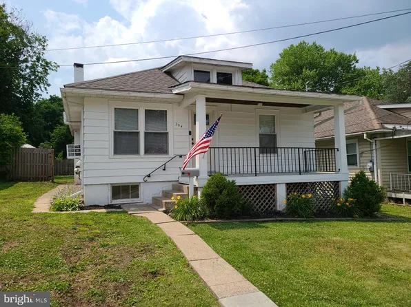 204 W 3rd St, Red Hill, PA 18076