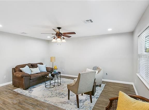 3rd image of 4404 Oaklawn St