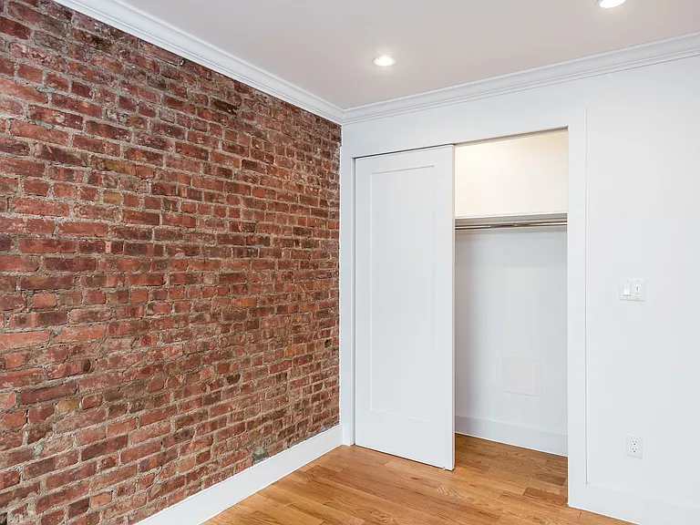 250 Washington Ave #C3 — Photo 9