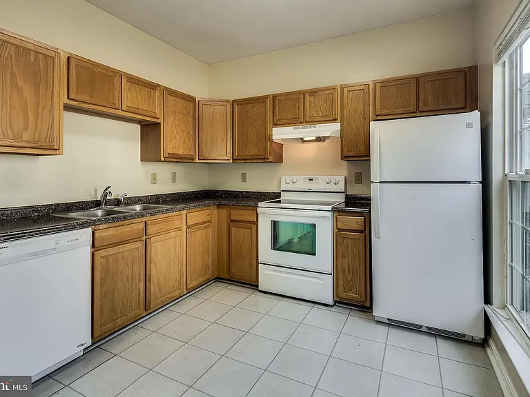 2018 Cooper Point Ct — Photo 2