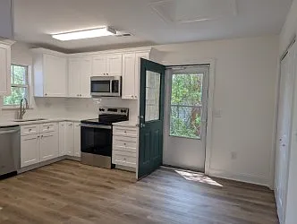 305 N Carolina Ave — Photo 3