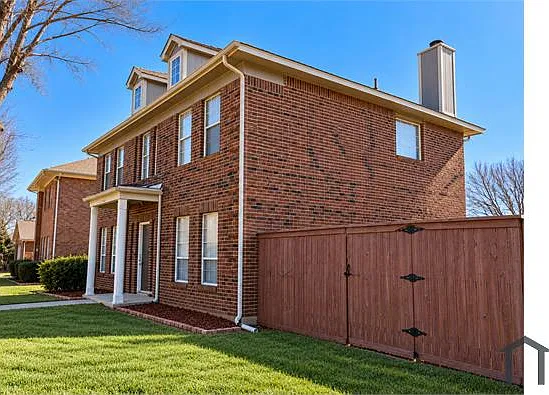 6 bed, 2250 sqft, $3,500 — Photo 2