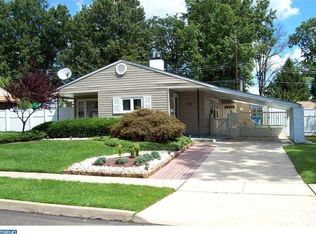 71 Gridiron Rd, Levittown, PA 19057