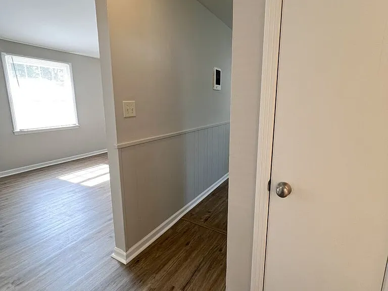 705 Power St — Photo 10