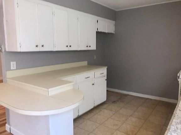 3rd image of 1109 Stanford St
