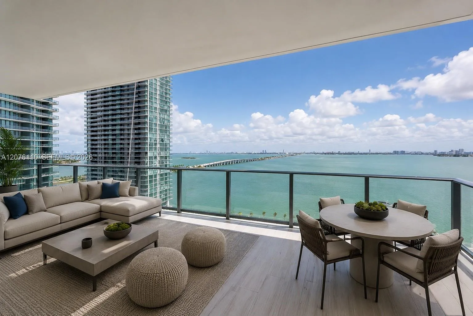 Gran Paraiso Condo — Photo 1
