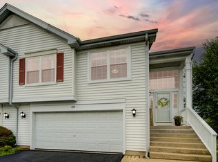 409 Gloria Ln, Oswego, IL 60543