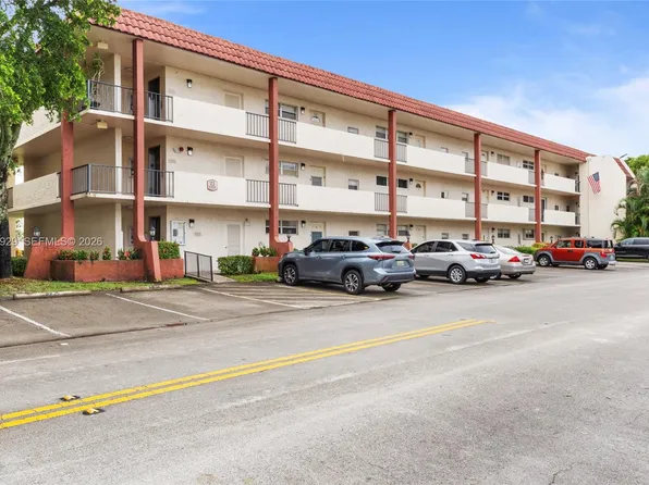 9420 S Hollybrook Lake Dr APT 206, Pembroke Pines, FL 33025