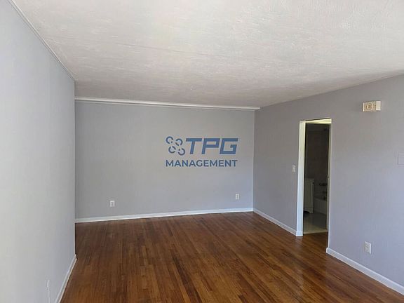 5th image of 239 Spring St
