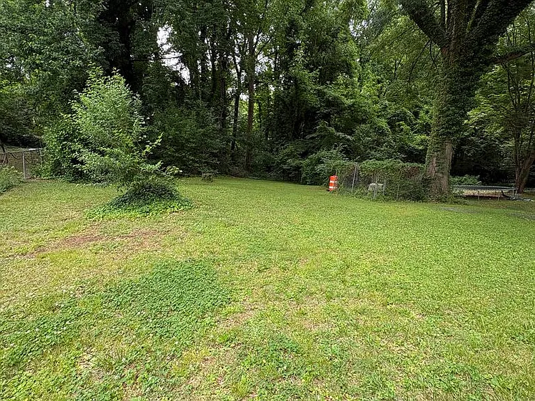 1740 Camden Rd — Photo 3