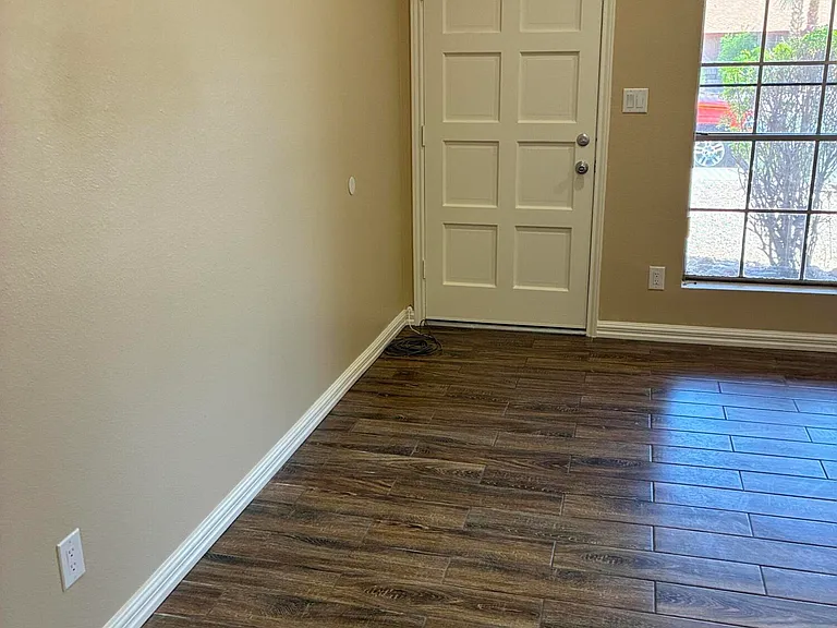 1331 W Stottler Dr — Photo 2