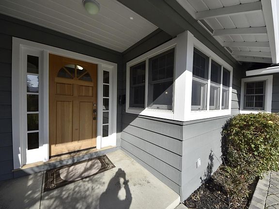 2nd image of 18999 Saratoga Glen Pl