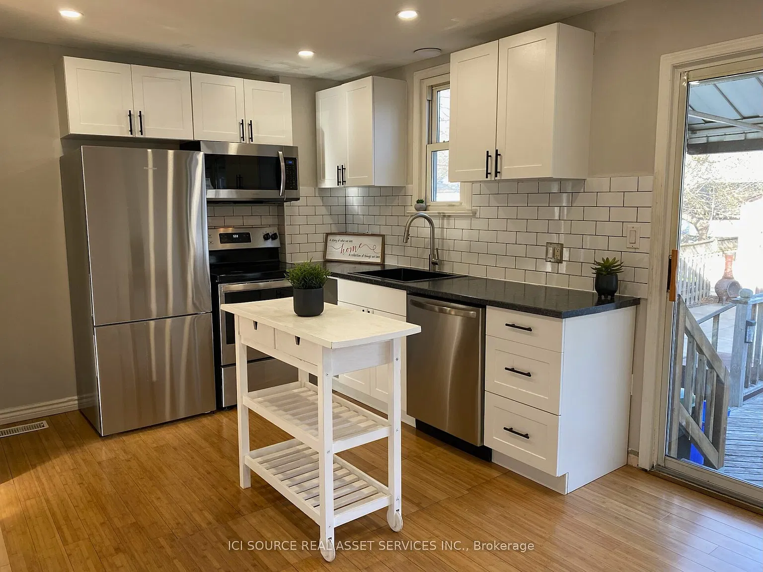 2 bed, $2,300 — Photo 3
