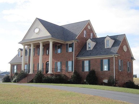 3rd image of 270 Fairfield Way