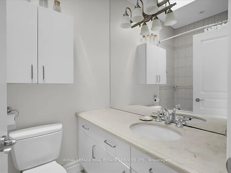 85 Bedford Park Ave — Photo 26