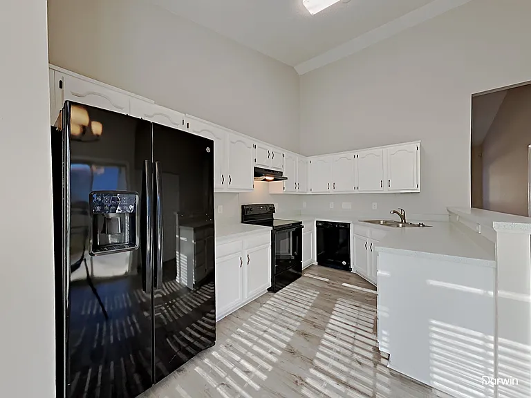 423 Cottonwood Park Dr — Photo 4