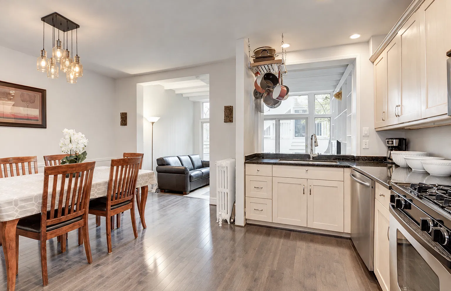4 bed, 1820 sqft, $6,100 — Photo 2