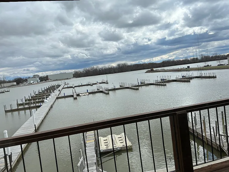 513 W Lakeshore Dr — Photo 14