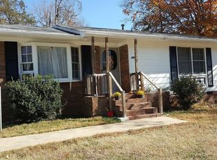 3807 Pembrooke Rd, Winston Salem, NC 27106