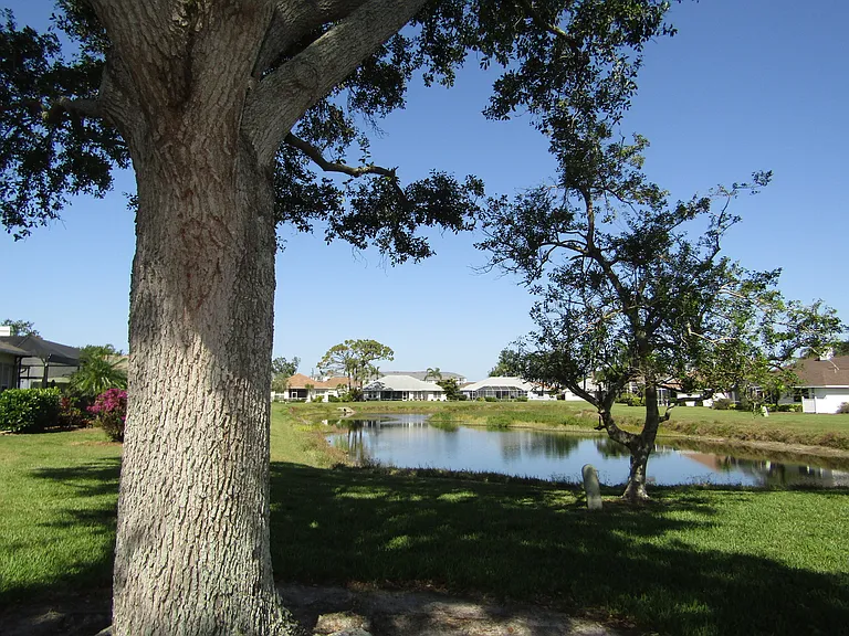 463 Bermuda Isles Cres — Photo 23