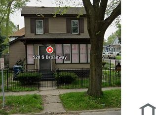 528 S Broadway Ave, Aurora, IL 60505