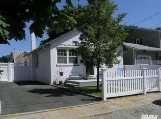 5 2nd Ave, Bayville, NY 11709