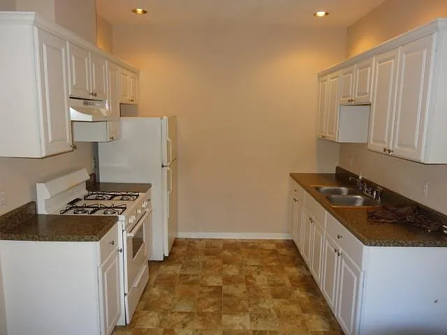 33211 Old Hempstead Rd #B — Photo 5