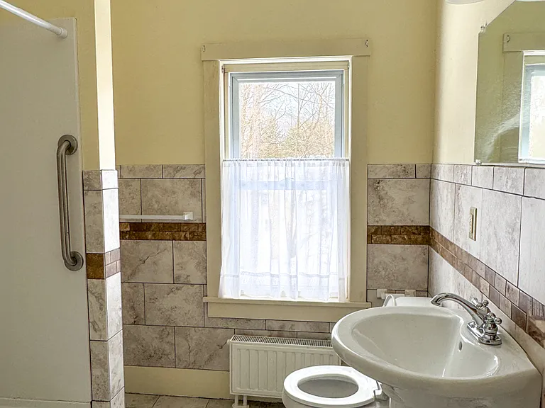 14-16 Maple St #2 — Photo 10