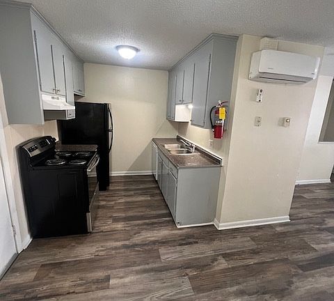 3rd image of 1212 Chesterfield Ave APT E