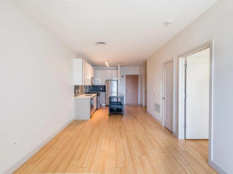 West Square Apartments — Photo 158
