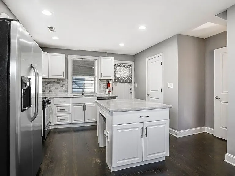 812 Burns St SE — Photo 9