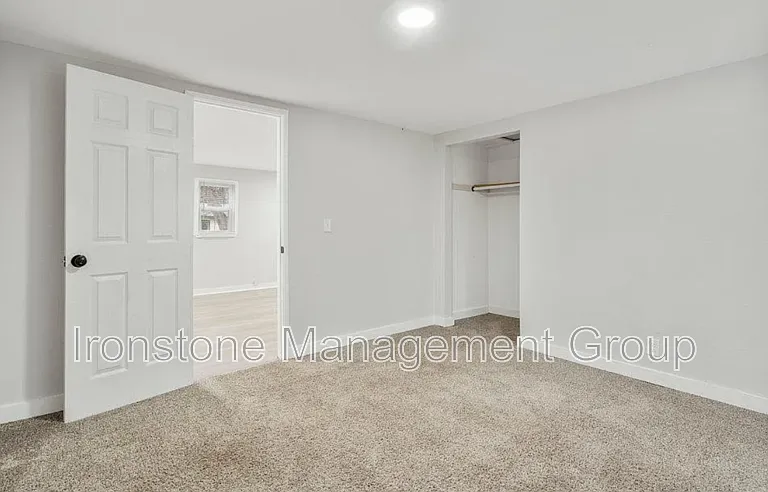 1103 N Franklin Ave W — Photo 5