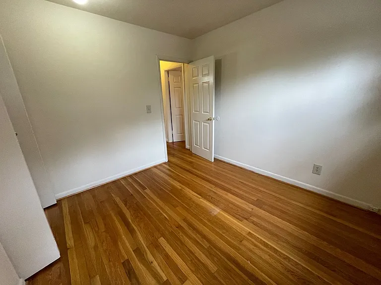 Mt Washington Manor — Photo 79