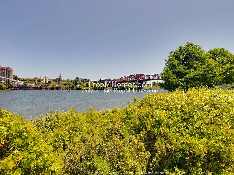 1260 NW Naito Pkwy #210 — Photo 23
