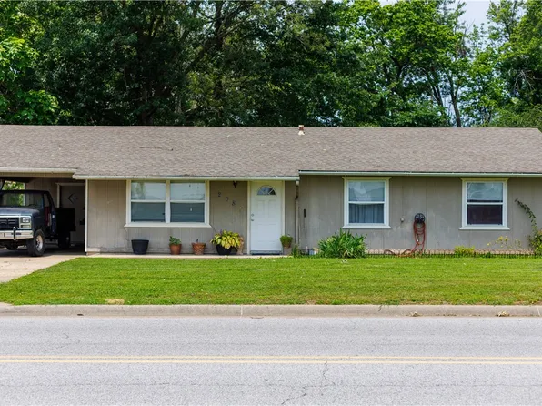 208 S Country Club Rd, Siloam Springs, AR 72761