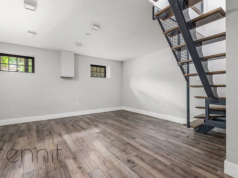 295 Montgomery St #1F — Photo 9