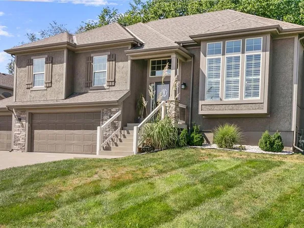 10706 N Tracy Ave, Kansas City, MO 64155