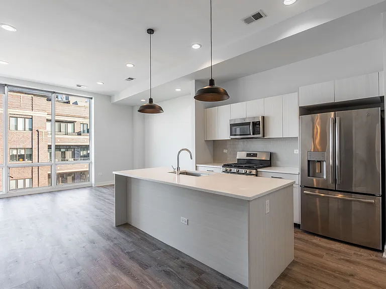 2246 W Lawrence Ave #402 — Photo 1