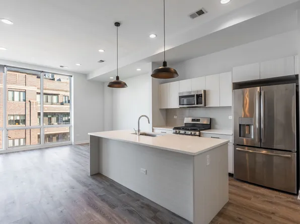 2246 W Lawrence Ave #402, Chicago, IL 60625