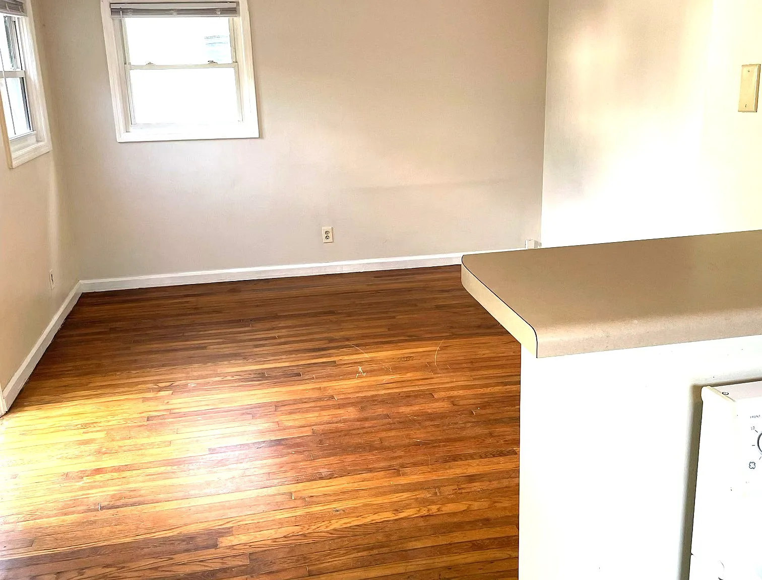 3 bed, 864 sqft, $1,500 — Photo 2
