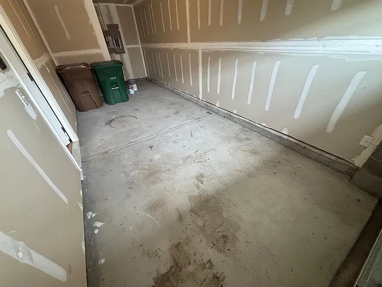721 Suffield Way — Photo 13