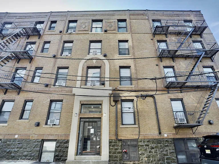 4901 Murphy Pl #7 — Photo 13