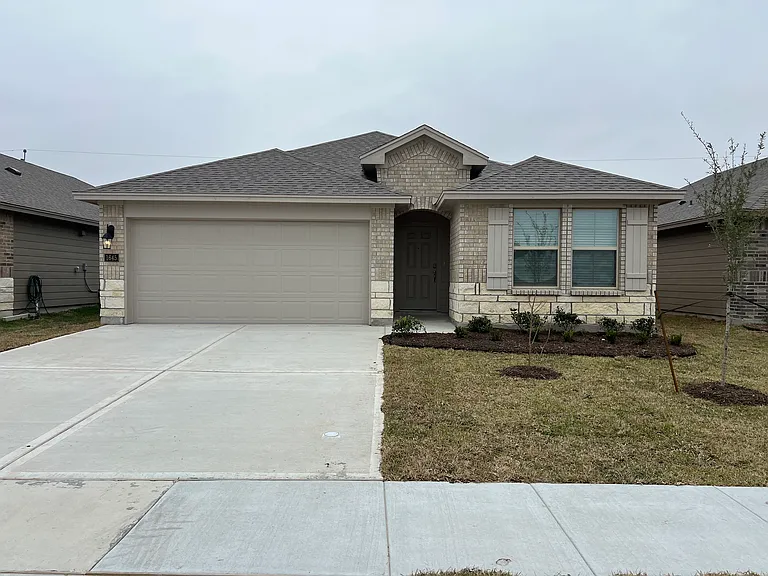 1645 Pleasant Dr — Photo 5