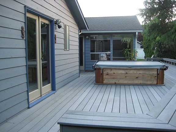 deck and hot tub
