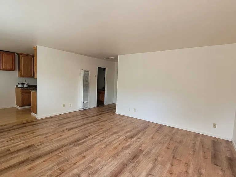 639 Enos Way #639 — Photo 3